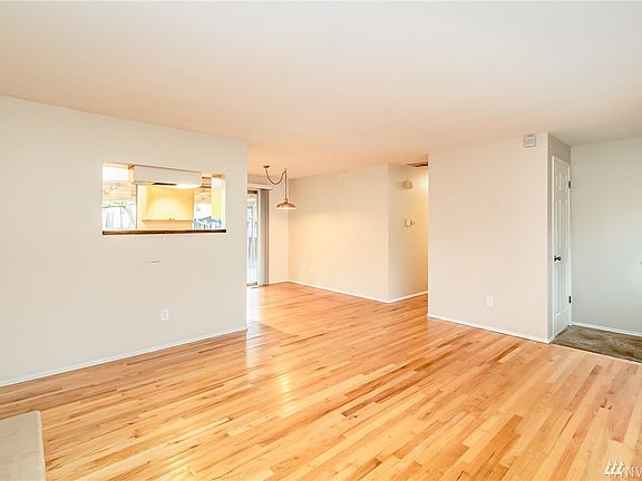 4th image of 14047 90th Pl NE