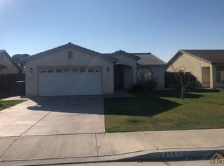 1423 Engelberg Dr, Bakersfield, CA 93307