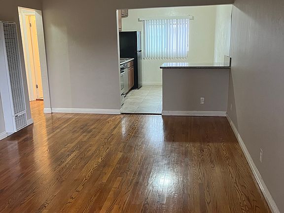 3rd image of 4480 Euclid Ave APT K