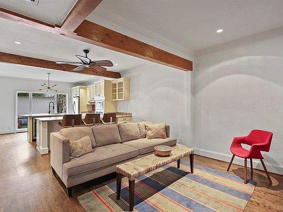 3rd image of 7404 W Northwest Hwy #4