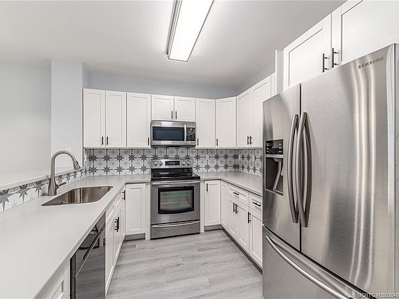 3rd image of 5012 SE Mariner Garden Cir