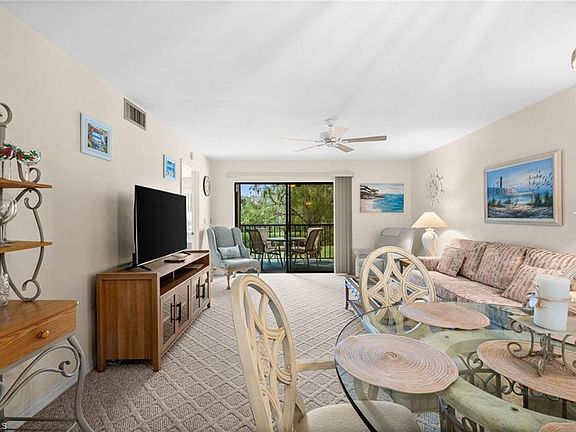 4th image of 7380 Saint Ives WAY #1202