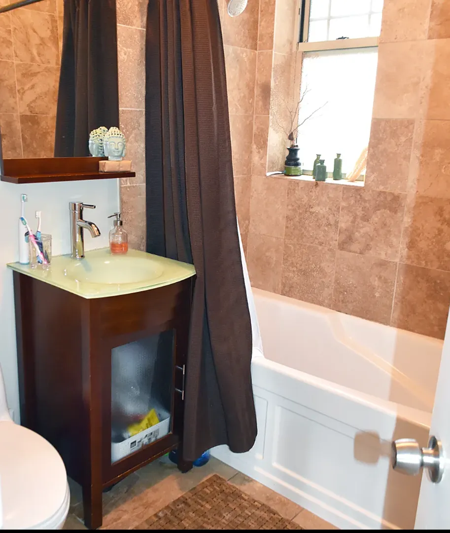 Dover 4601 LLC — Photo 4