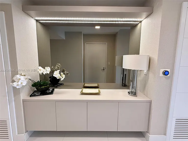 400 Sunny Isles Blvd #1404 — Photo 6