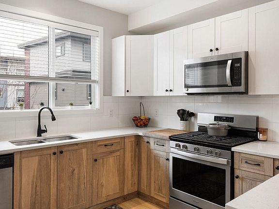 5th image of 3351 Luxton Rd #504