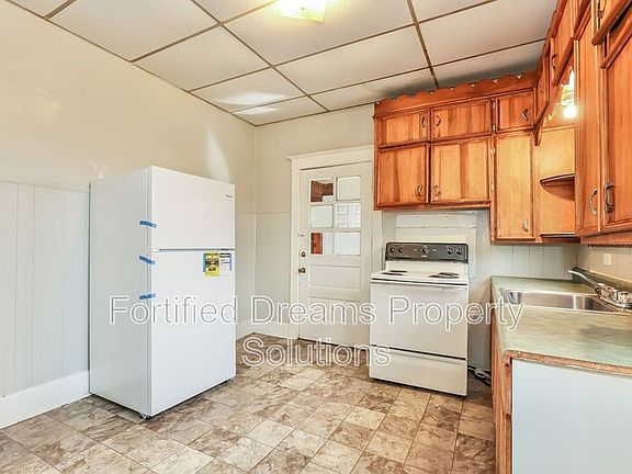 5th image of 909 Rich Ave