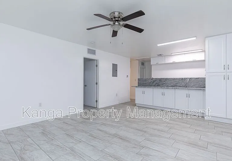 5918 Pierce St — Photo 2