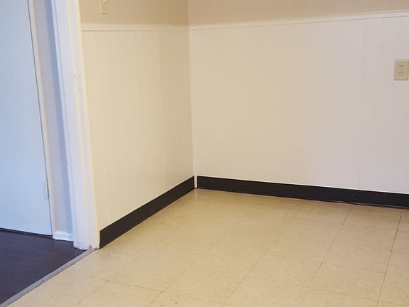 Eat in part of kitchen