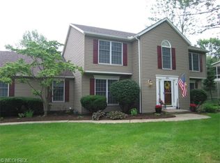 331 Lake Of The Woods Blvd, Akron, OH