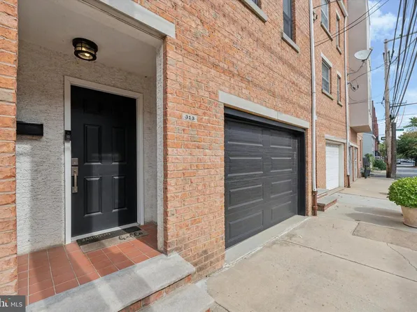313 E Wildey St, Philadelphia, PA 19125