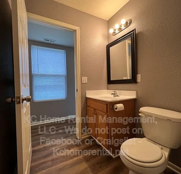 1003 S Hocker Ave — Photo 21