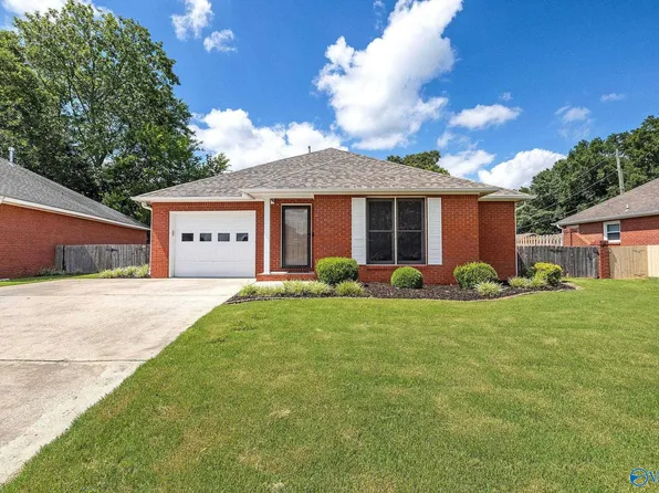 44 Cedar Brook St, Moulton, AL 35650
