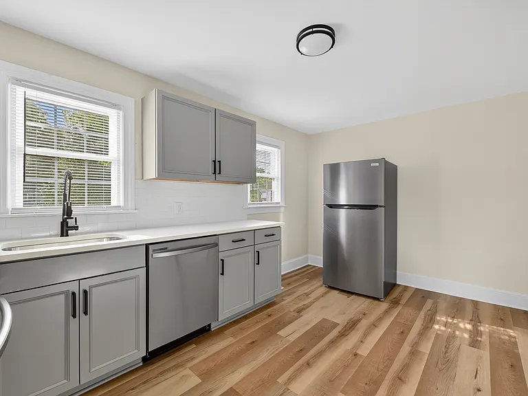 2813 Jackson Dr — Photo 5