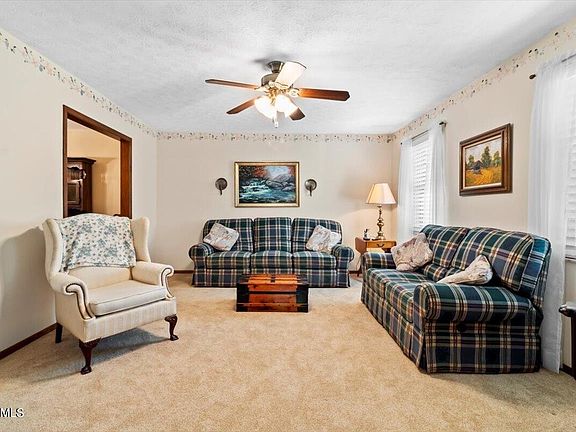 4th image of 1513 NW Tonti Ln