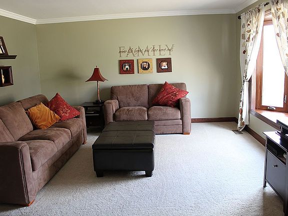 4th image of 220 N Whispering Hills Dr