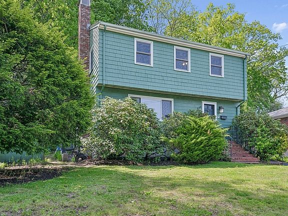 4th image of 38 Albemarle Ave
