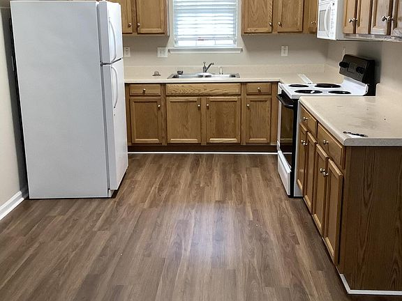 4th image of 2155 Sylvan Lake Dr