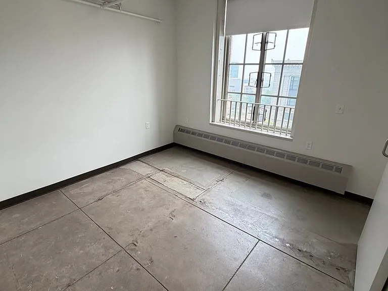 521 W 2nd Street - Leijona — Photo 102