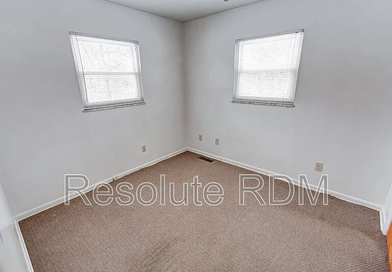 140 Wilson St — Photo 17