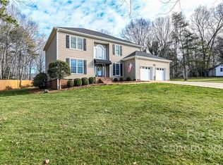 1143 38th Ave NE, Hickory, NC 28601