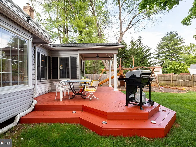 9808 Korman Ct — Photo 22