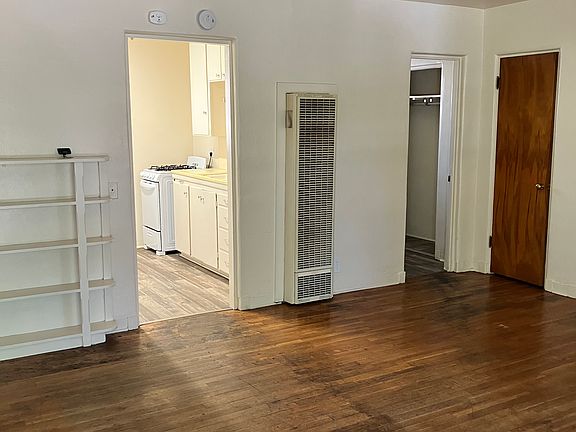 4th image of 1913 Gold Ave SE #1