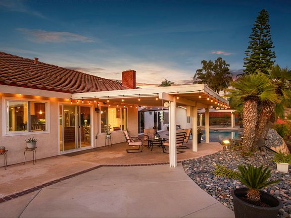 5th image of 1425 Cortina Cir
