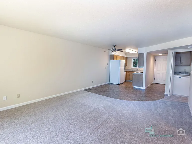 3489-3493 Hawthorne Ave NE — Photo 8