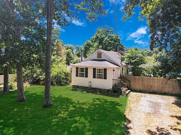 4th image of 106 Dahlia Dr