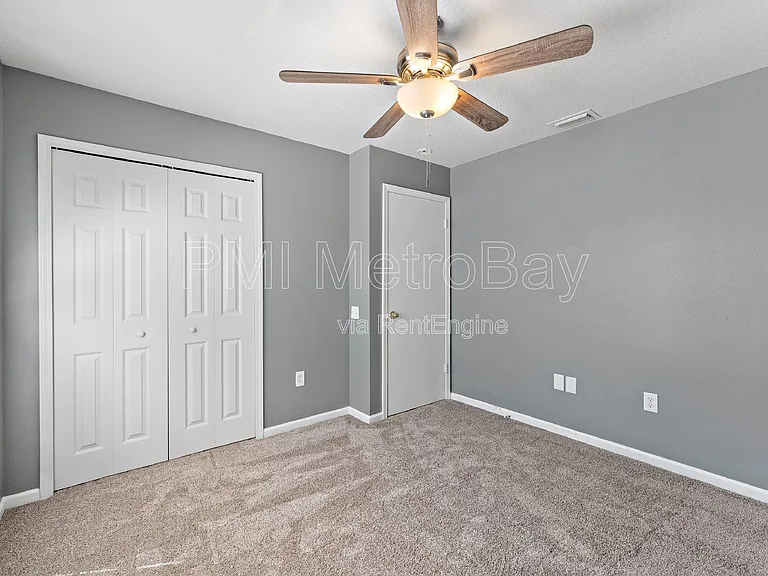 1010 Summer Breeze Dr — Photo 37