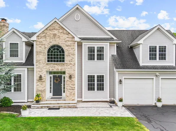 31 Crimson Heights, Portland, CT 06480