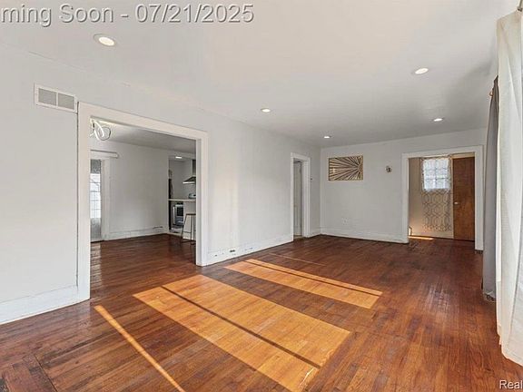 5th image of 14434 Abington Ave
