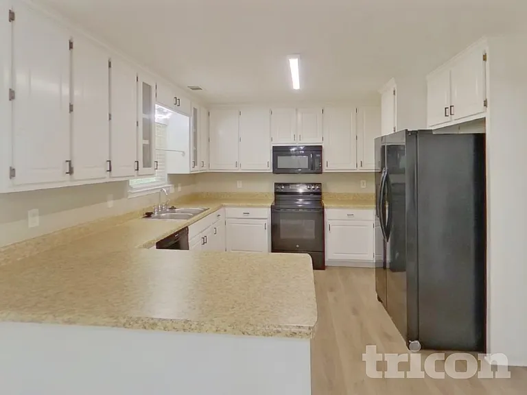 760 Country Lake Ct — Photo 6