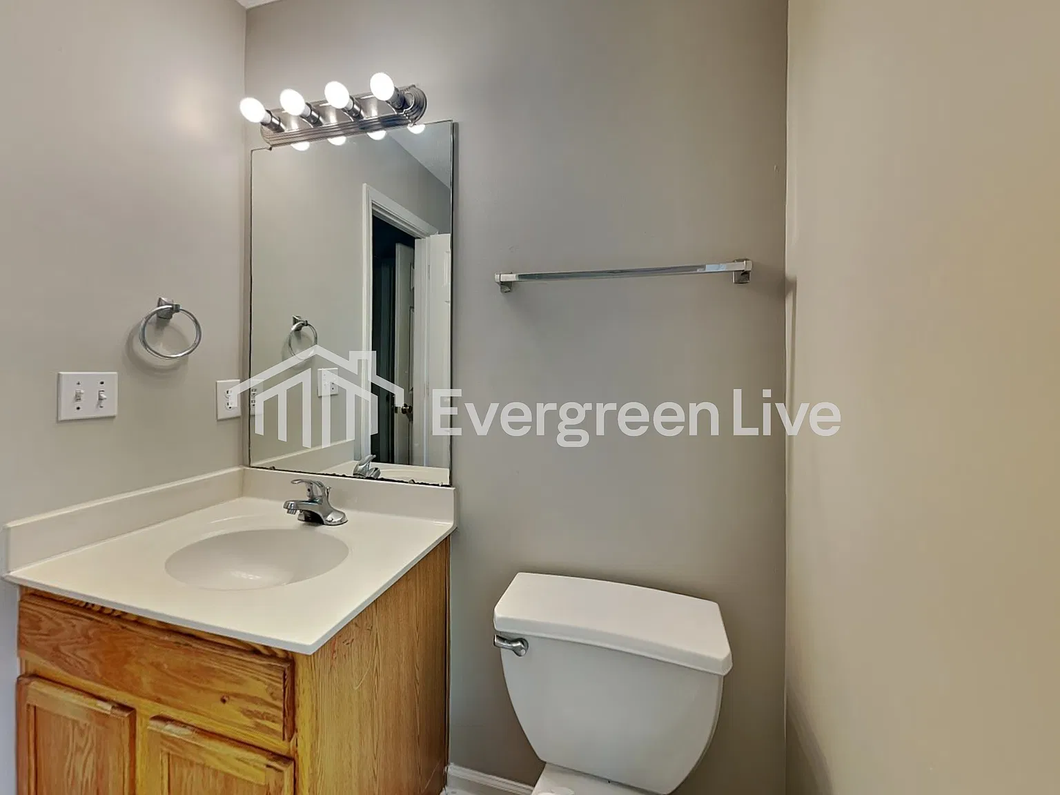 3 bed, 3.0 bath, 1528 sqft, $1,825 — Photo 4