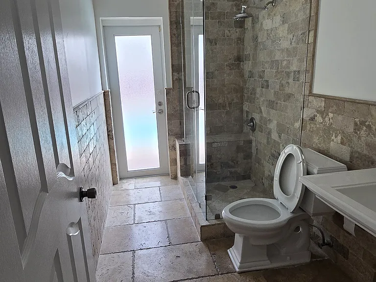 15826 SW 138th Ter — Photo 22