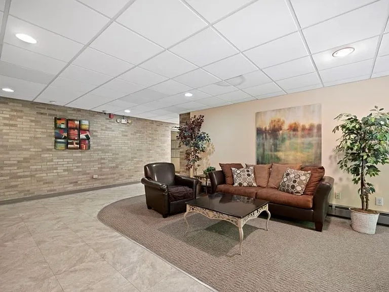 101 S Rocky River Dr #405 — Photo 13