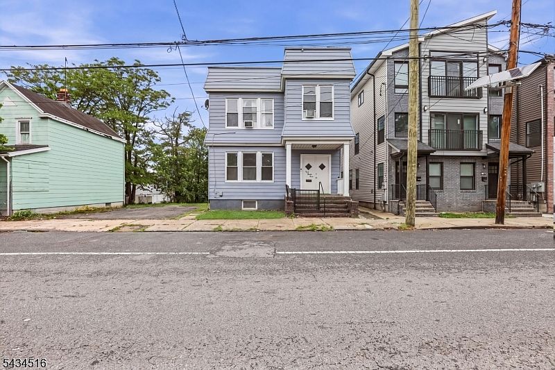 1st image of 599 S 18Th St