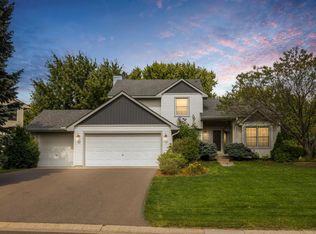9240 Overlook Ln, Champlin, MN 55316