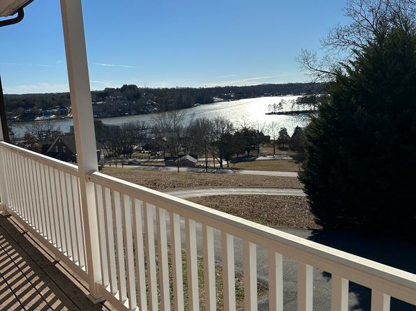 (undisclosed Address)