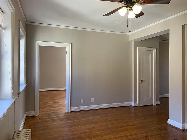 Winburn Court Apartments — Photo 26