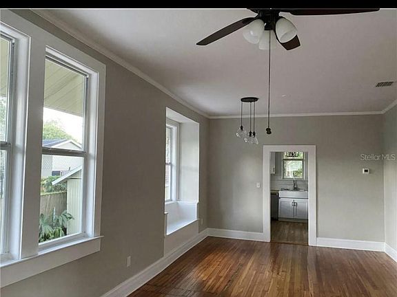 4th image of 135 E Belmar St