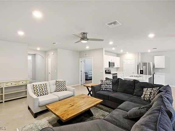 5th image of 108 Castile Ct