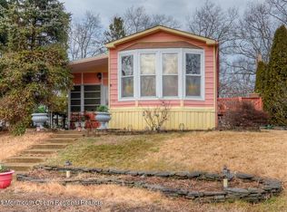 138 Oak Dr, Manchester, NJ 08759