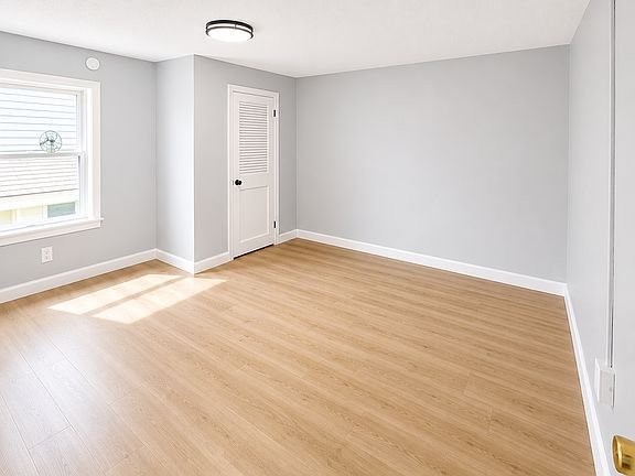 2nd image of 620 Ridge St #1