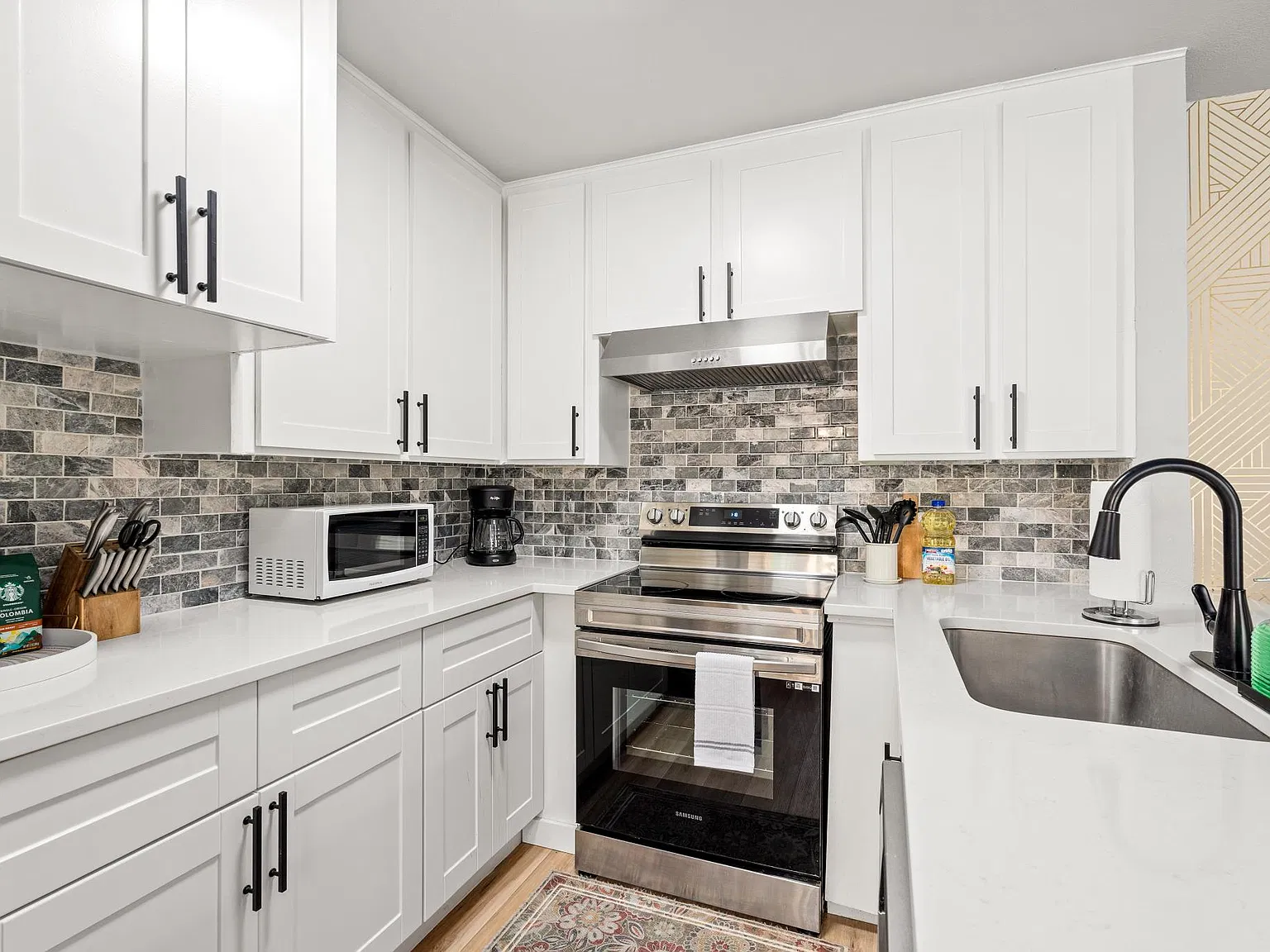 4 bed, 1258 sqft, $4,800 — Photo 4