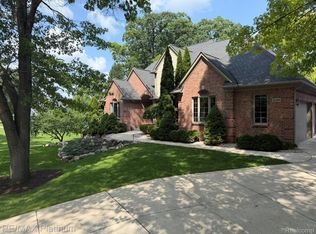 3129 Sand Pebble Cove Dr, Pinckney, MI 48169