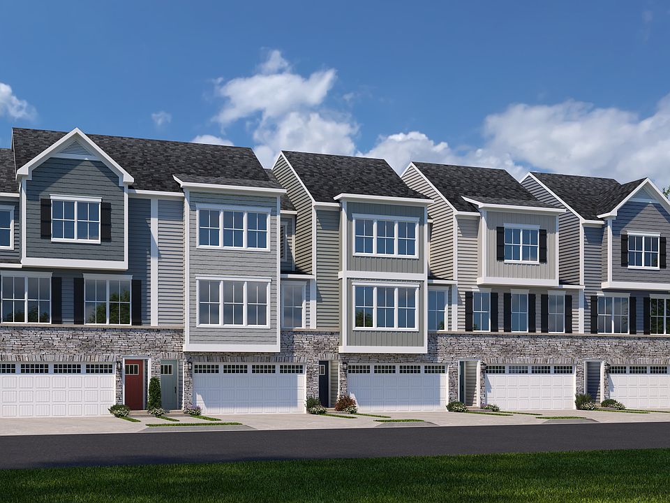 Serenade Front Entry Garage