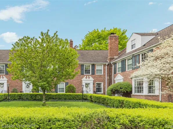 16904 Saint Paul St, Grosse Pointe, MI 48230