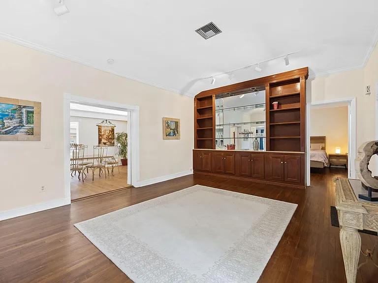 2400 Delmar Pl — Photo 13