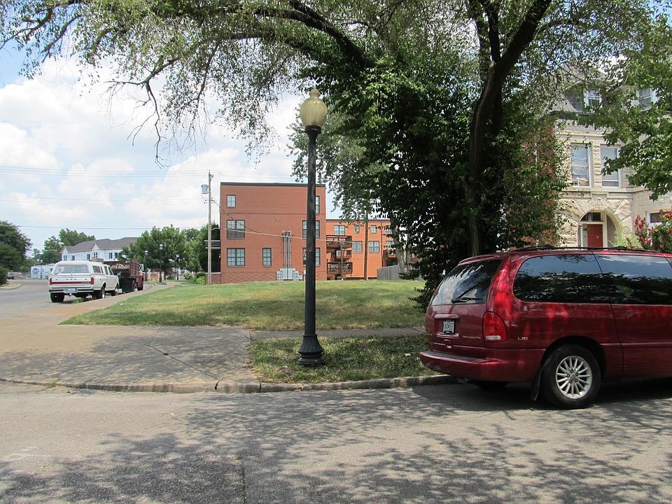 2nd image of 4261 Westminster Pl